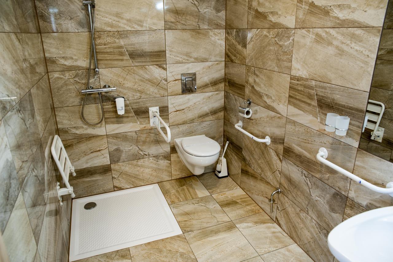 Hotel Pod Szyszkami Kozmin Kültér fotó
